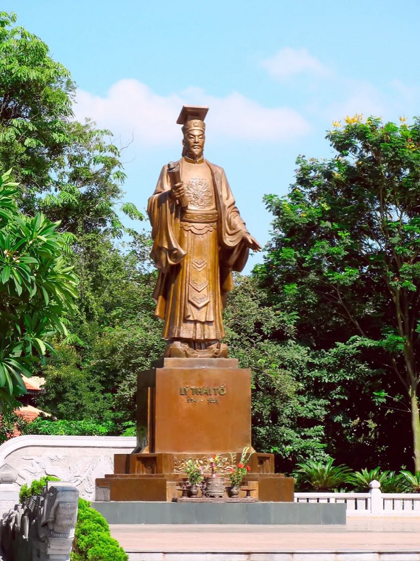 Lý Công Uẩn lập nhà Lý