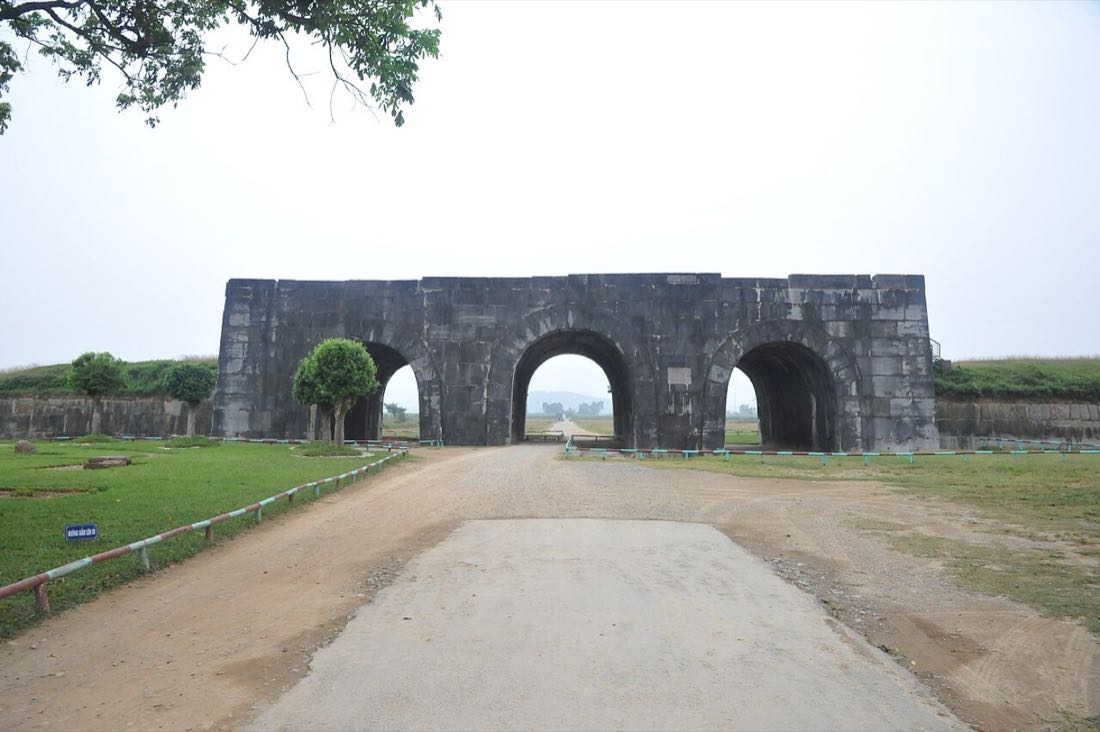 Hồ Quý Ly lập nhà Hồ